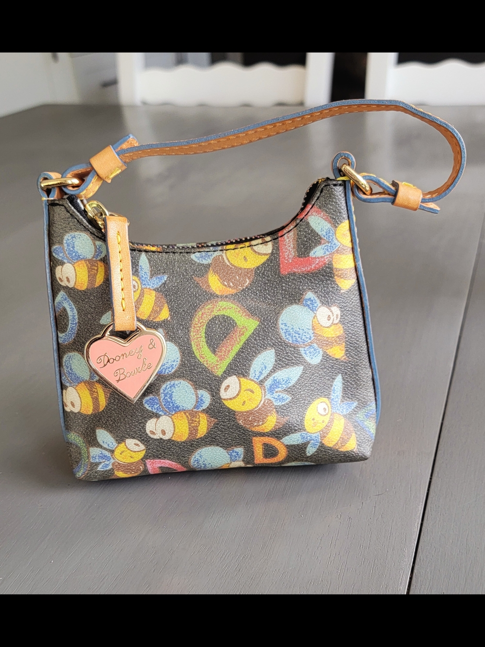 Vintage Dooney & Bourke Bumble Bee Bitsy Bag Black Y2K Mini Pochette Charm